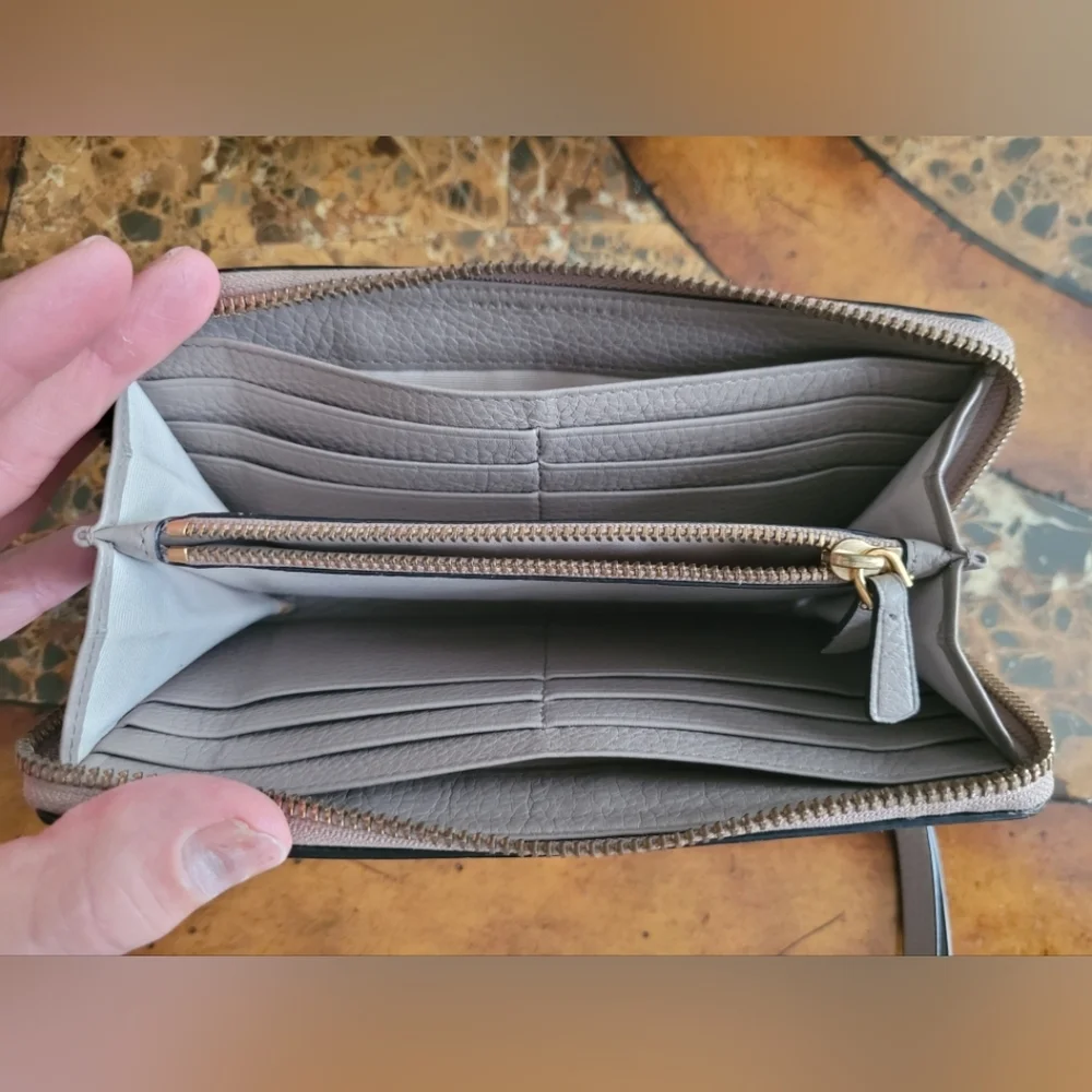 Marc Jacobs Gray Leather Bag - Picture 7 of 8